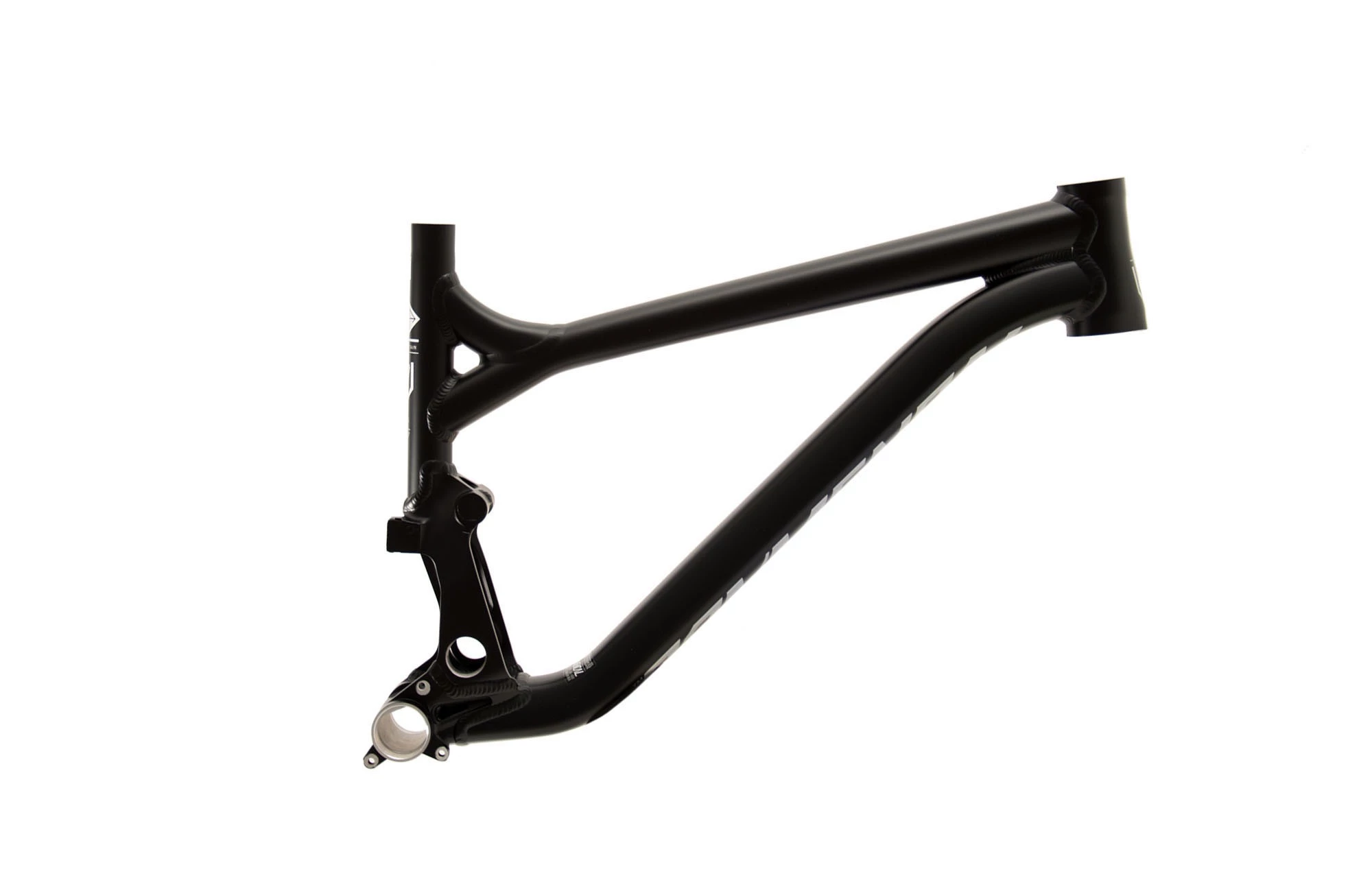 TRIANGLE AVANT SUPREME JR V3 BLACK 1 TRIANGLE AVANT SUPREME JR V3 BLACK